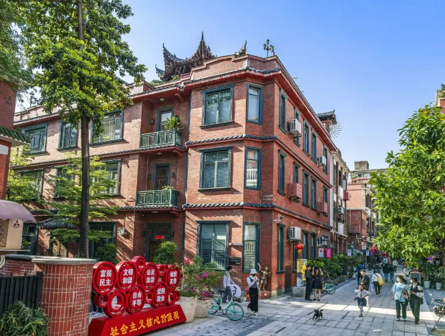 六榕街道旧南海县社区以窗阳台绿化行动提升绿美生态新颜值.png