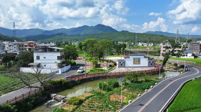 利用矿渣、炉渣等一般工业固体废物制备复合新材料，用于“无废”宣教基地建设.jpg